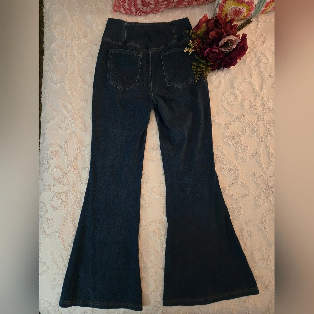 Womens' Wide Leg Jeans - Picture 4 of 10